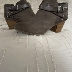 Womens suede bootie